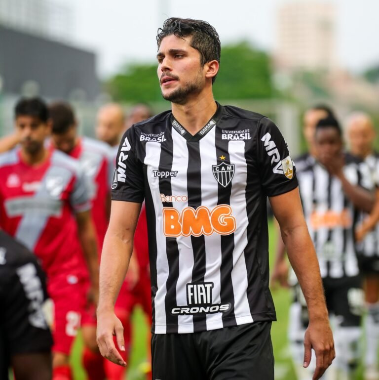 Diretor do Atlético-MG nega proposta do São Paulo por Igor Rabello