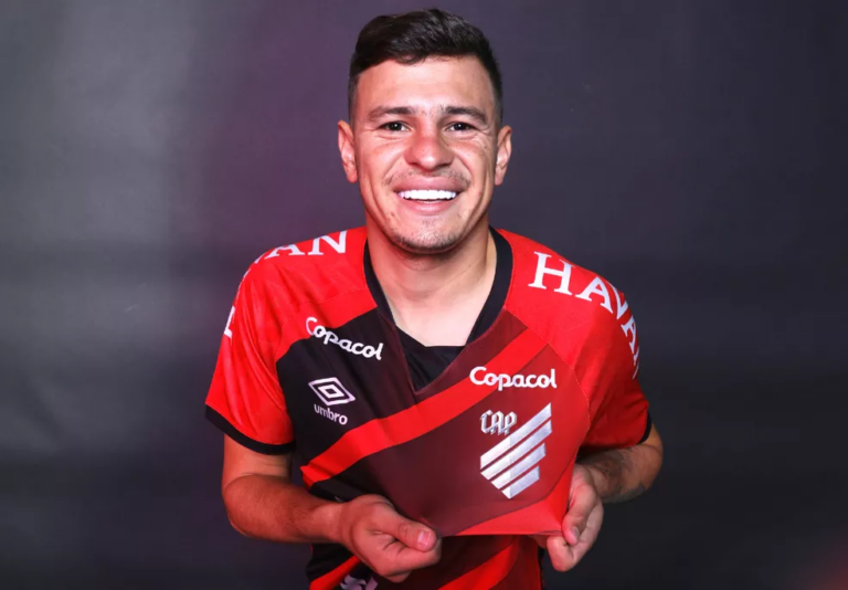 Hugo Moura testa positivo para Covid-19 e deve desfalcar o Athletico pela Libertadores