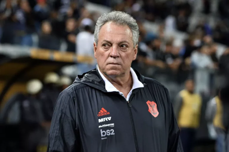 Jornalista diz que Abel Braga será ‘sombra’ de Paulo Sousa no Flamengo