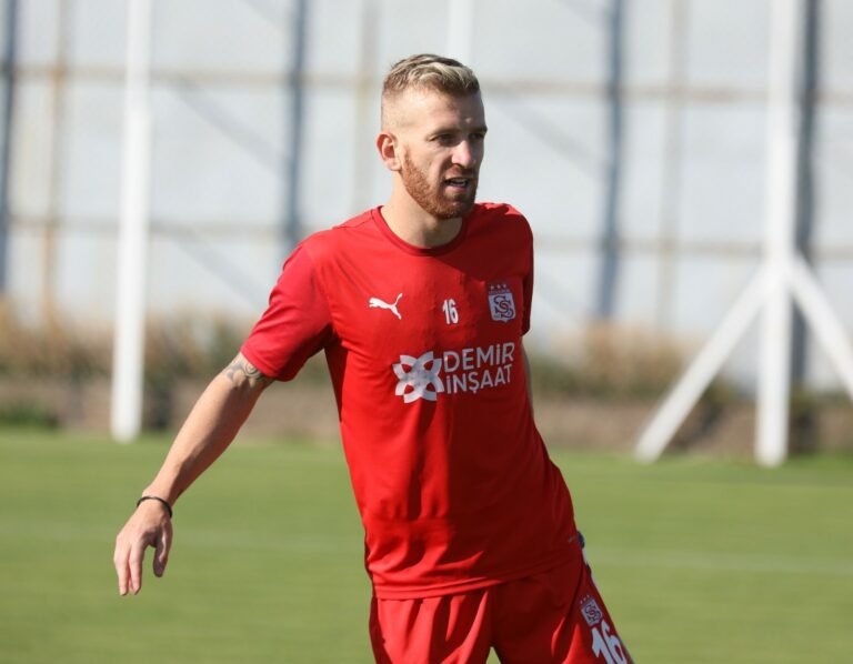 Pedro Henrique chega ao Inter com lesão na coxa e deve ficar três semanas fora dos gramados