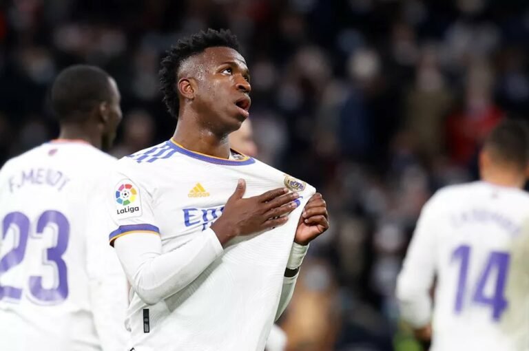 Guardiola elogia Vinicius Junior e o elege como principal arma do Real Madrid