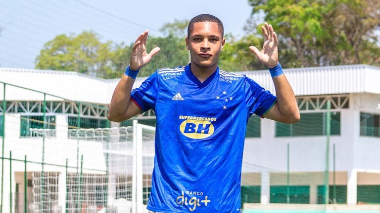 Internacional irá desembolsar R$ 24 milhões para contratar Vitor Roque