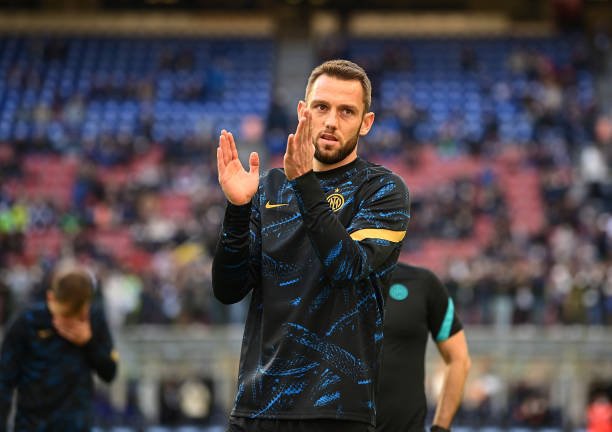 De olho em reformulação, PSG monitora zagueiro da Inter de Milão