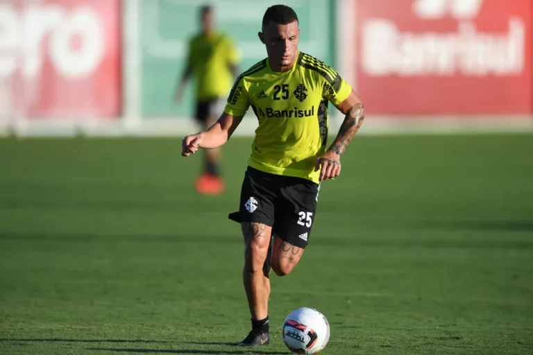 Bruno Gomes sofre lesão e desfalca o Inter nos próximos meses