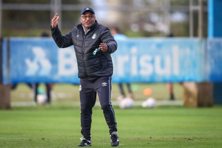 Roger garante o acesso do Grêmio para a Série A: “Não tenho dúvida disso”