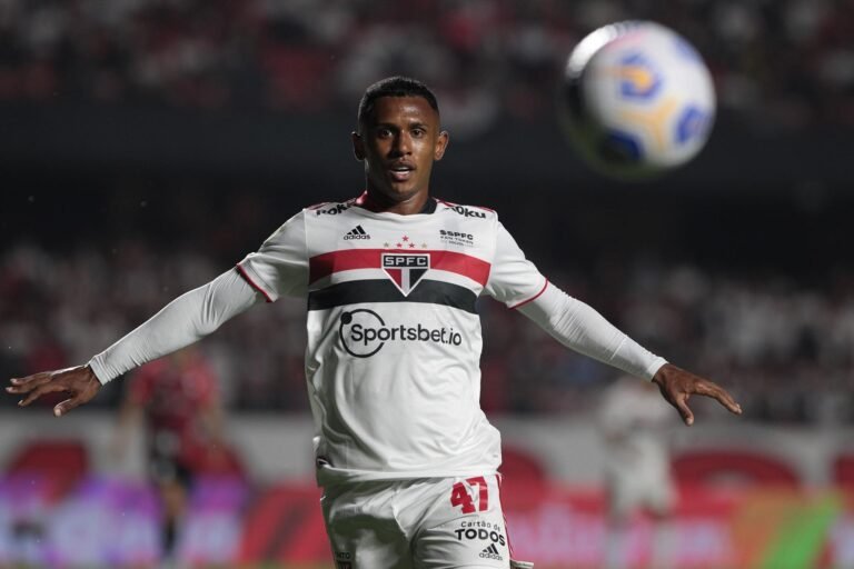 Clube inglês demonstra interesse em Marquinhos, do São Paulo