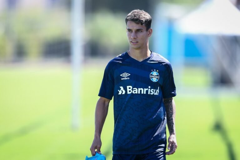 Grêmio anuncia que Ferreira passará por cirurgia