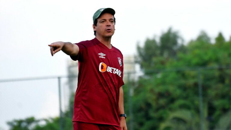 Fluminense estuda renovação contratual com Fernando Diniz