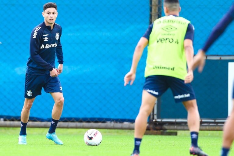 Diogo Barbosa tem lesão muscular na coxa e desfalca Grêmio