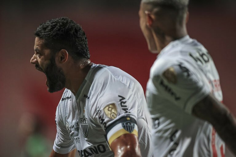Hulk comenta cobranças sobre o Galo e fala da vitória no clássico mineiro