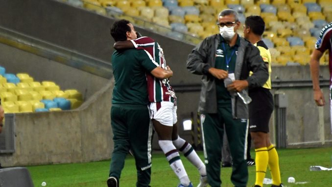 Fernando Diniz enaltece Luiz Henrique e confirma busca por substituto do atacante