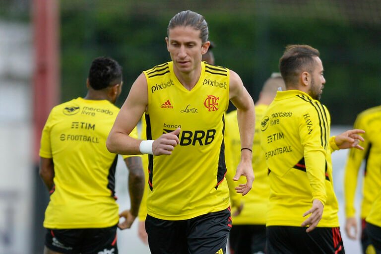 Lesionados do Flamengo: Gustavo Henrique, Filipe Luís e Vitinho seguem fora contra a Universdiad Católica