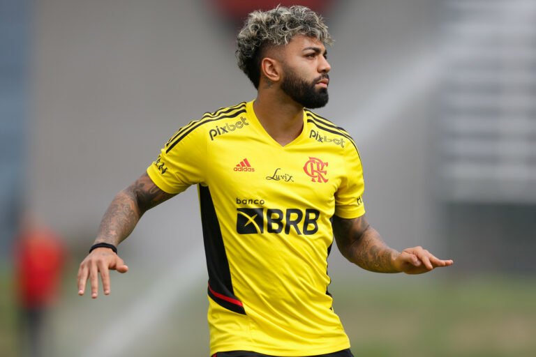 Flamengo passa ileso por convocação e não terá desfalques no Brasileirão