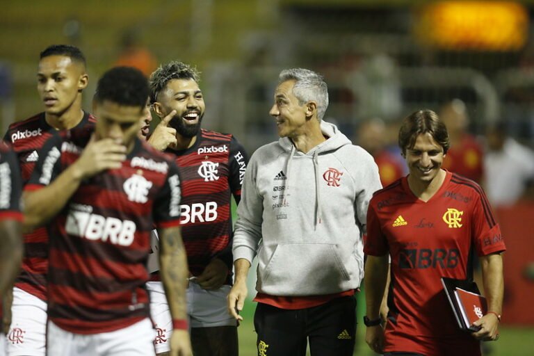 Paulo Sousa abre o jogo e fala sobre Departamento Médico do Flamengo