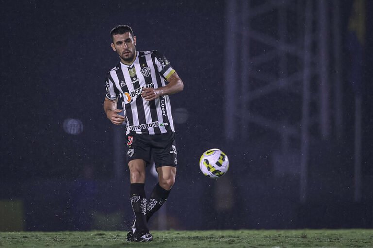 Junior Alonso fala sobre problemas defensivos da zaga alvinegra