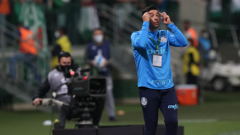 Com Abel, Palmeiras saiu atrás no placar em Dérbi apenas uma vez