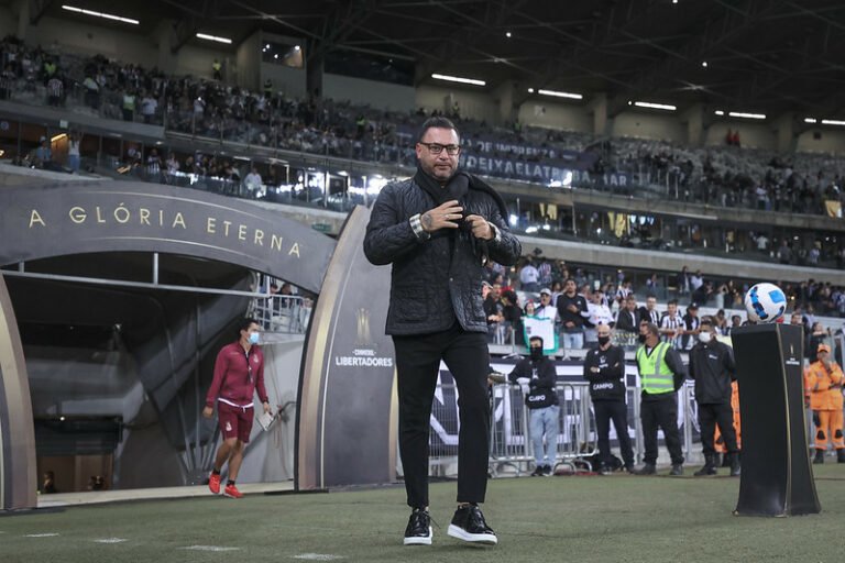 Após derrota, Turco Mohamed fala em erros ao longo da partida e classificação em primeiro no difícil grupo D