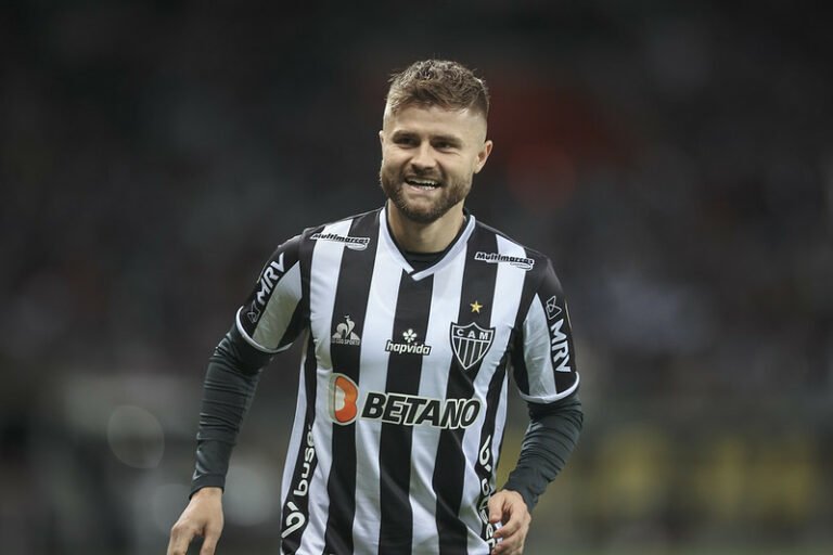 Eduardo Sasha comenta sobre finalizações do Atlético e fala sobre resultados