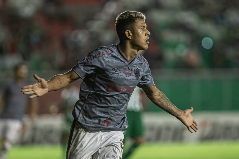 Fluminense recusa ofertas milionárias por Matheus Martins 