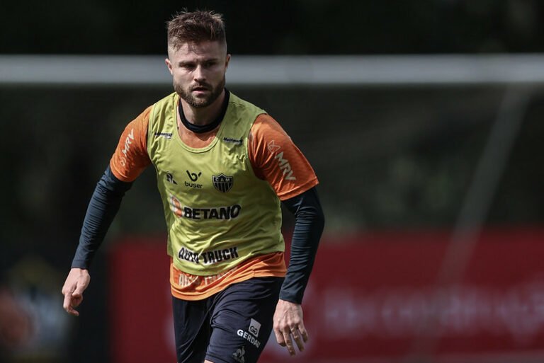 Eduardo Sasha comenta relação do elenco com Turco, desfalques importantes e projeta duelo com o Avaí