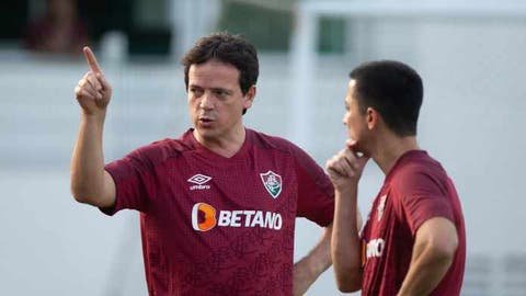 Fernando Diniz indica jogadores para reforçar o Fluminense, diz portal