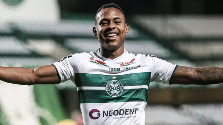 Presidente do Coritiba revela sondagem do Flamengo por Igor Paixão