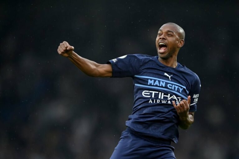 Fernandinho decide retornar ao Athletico Paranaense ao final da temporada europeia