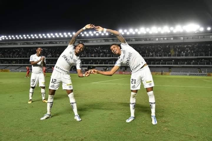 A BASE SALVA – Lucas Barbosa sai do banco, faz o gol e vibra: “difícil de explicar”
