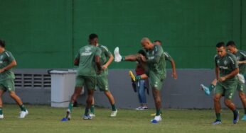 Felipe Melo volta a treinar normalmente com o grupo do Fluminense