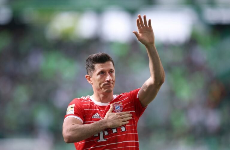 Agente de Lewandowski pressiona Bayern de Munique para vender o jogador ao Barcelona, afirma jornalista