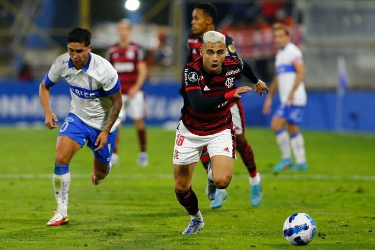 Manchester United responde ao Palmeiras após sondagem por Andreas Pereira