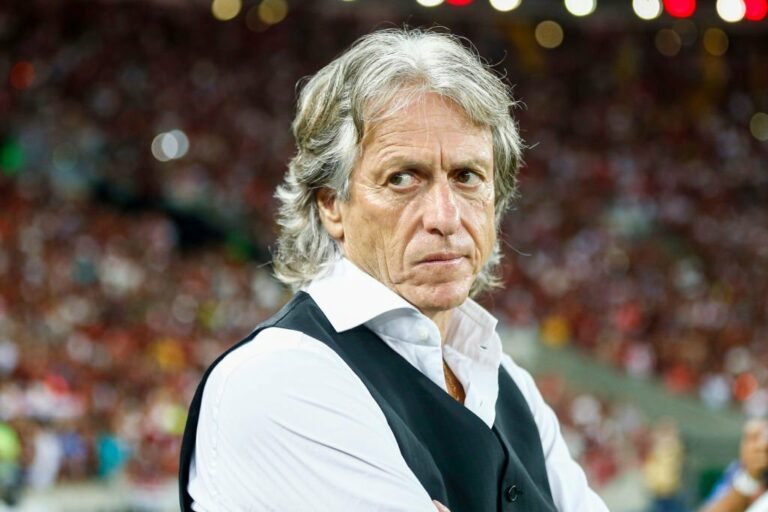 Após “não” para Corinthians e Atlético, Jesus diz: “No Brasil, só o Flamengo”