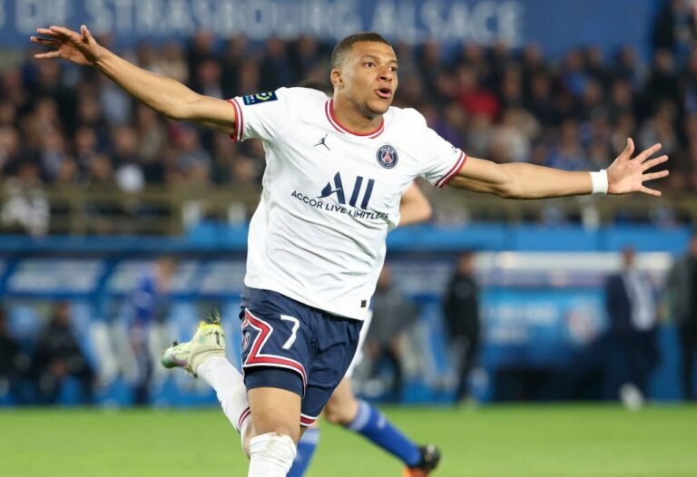 PSG ou Real Madrid? Mbappé define prazo para decidir seu futuro