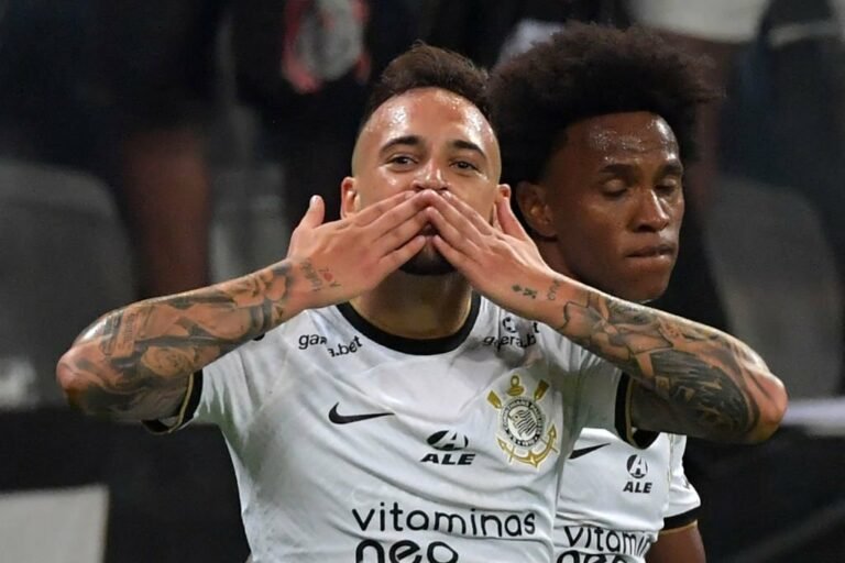 Duílio admite desejo do Corinthians em comprar Maycon: “Grande jogador”