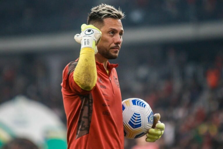 São Paulo descarta investida em Diego Alves, do Flamengo