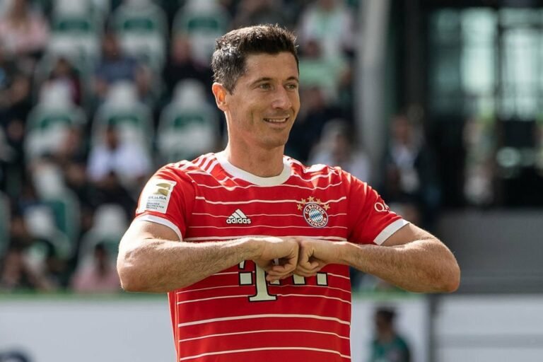 Chelsea entra na briga com Barcelona por Lewandowski