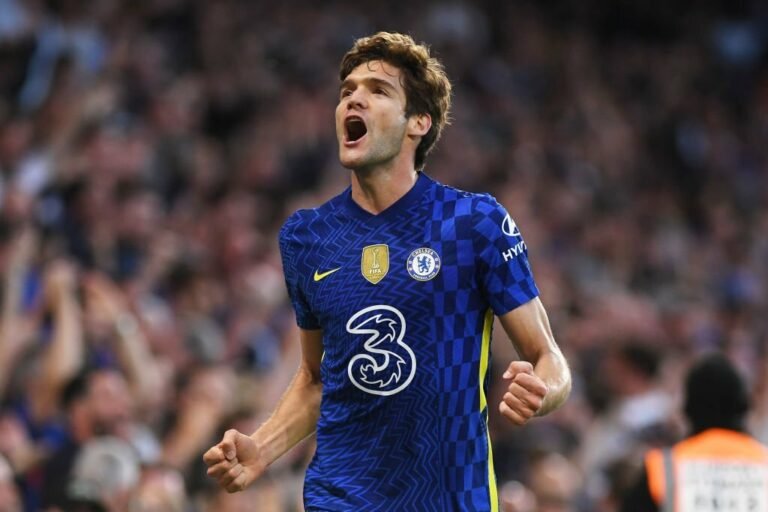 Barcelona tem conversas avançadas por Marcos Alonso