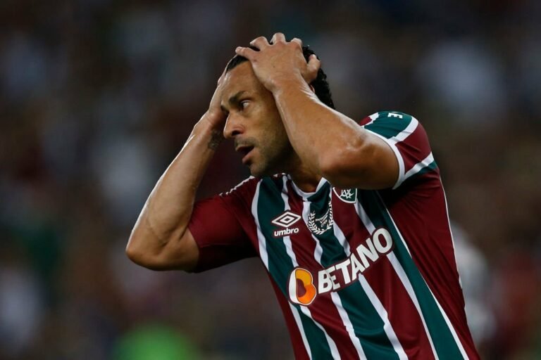 Fred comunicará ao Fluminense a antecipação de sua aposentadoria