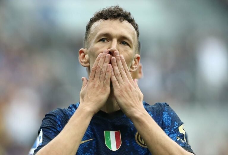 Tottenham acerta contratação de Perisic