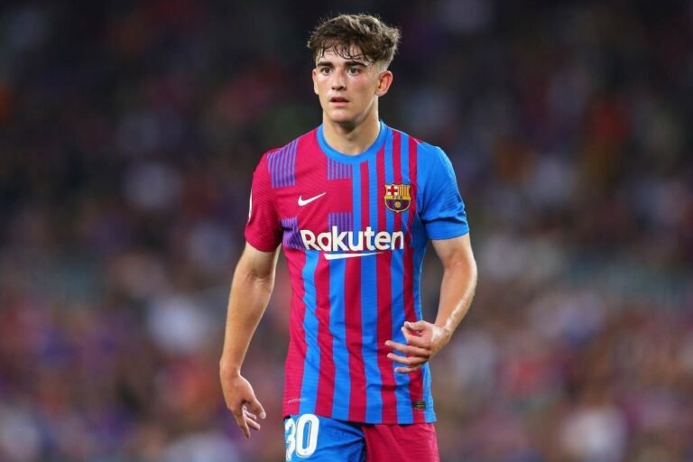 Manchester United entra na briga com Liverpool por Gavi