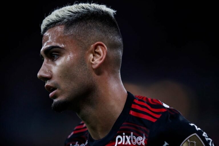 Empresário de Andreas Pereira crava saída do Flamengo: “Vai para Europa”