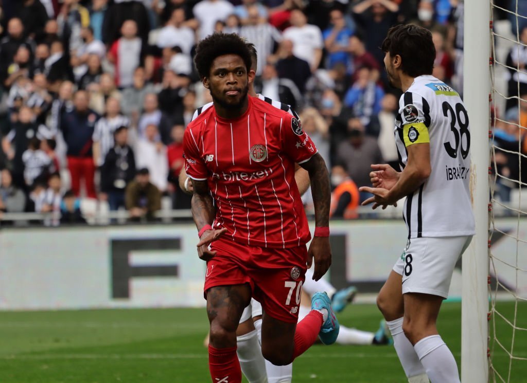 Corinthians faz sondagem e pode enviar proposta por Luiz Adriano