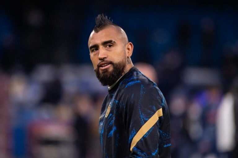 Vidal recusa proposta de clube do exterior para jogar no Flamengo