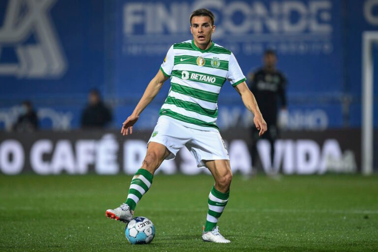 Sporting negocia venda de Palhinha a clube inglês