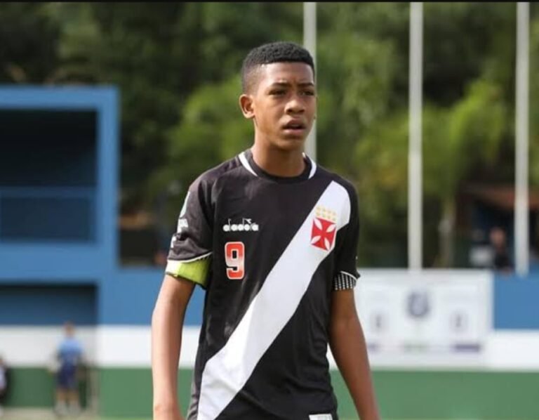 Barcelona e Real Madrid miram contratação de promessa do Vasco
