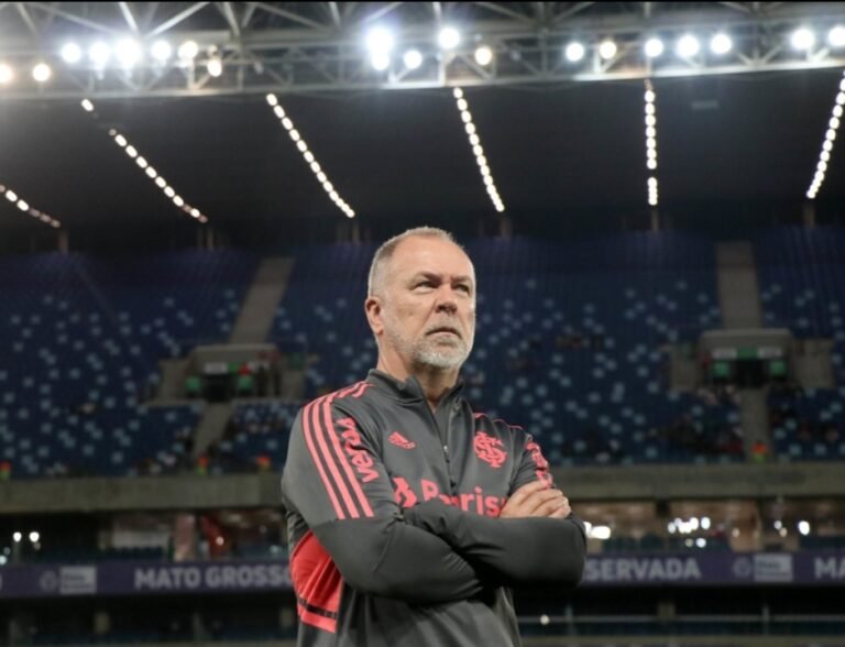 Mano Menezes projeta retorno de titular contra o 9 de Octubre