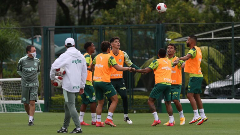 Trabalho tático marca último treino do Palmeiras para encarar Santos
