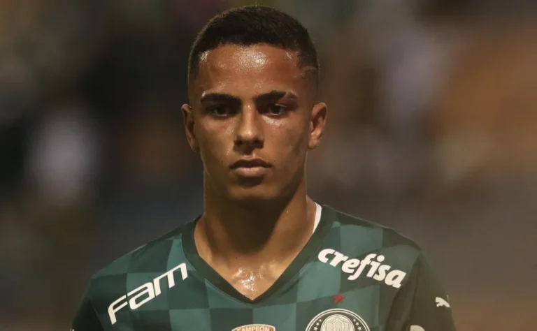 Ajax envia nova proposta ao Palmeiras por Giovani