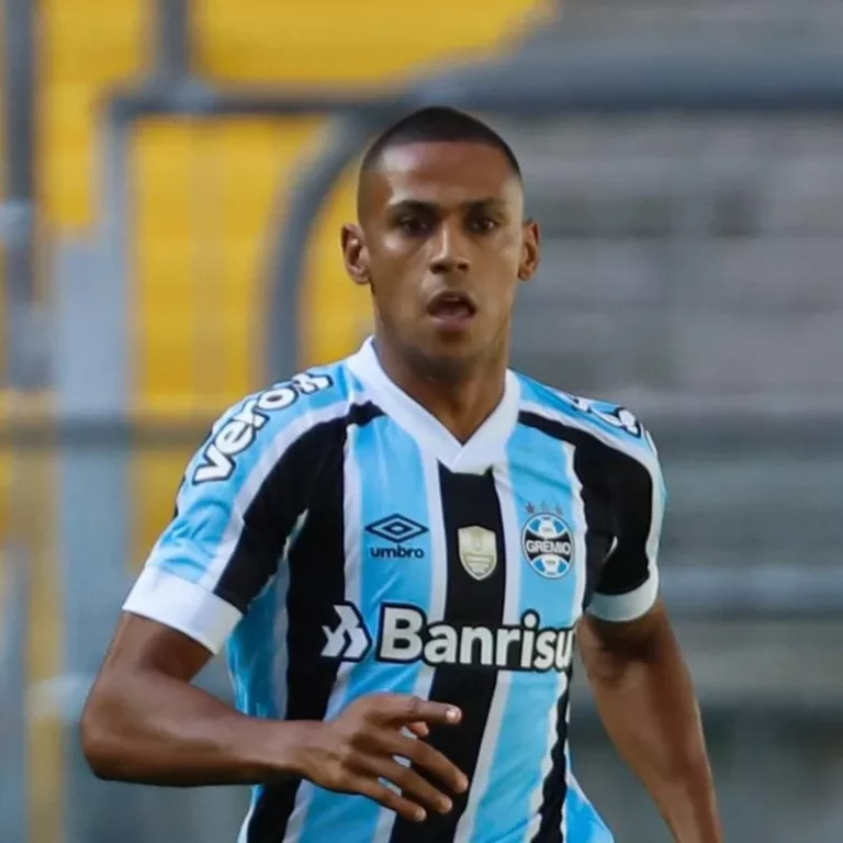 Bruno Alves destaca esforço do Grêmio que garantiu empate com o Vasco