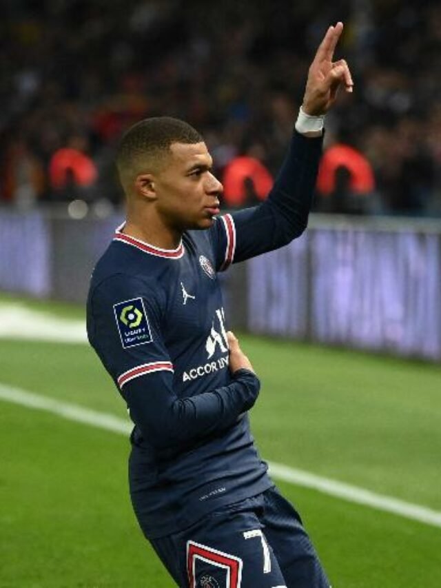 cropped-030422-kylian-mbappe-do-psg-comemora-gol-em-jogo-contra-o-lorient-pelo-campeonato-frances-1649015027108_v2_900x506.jpg